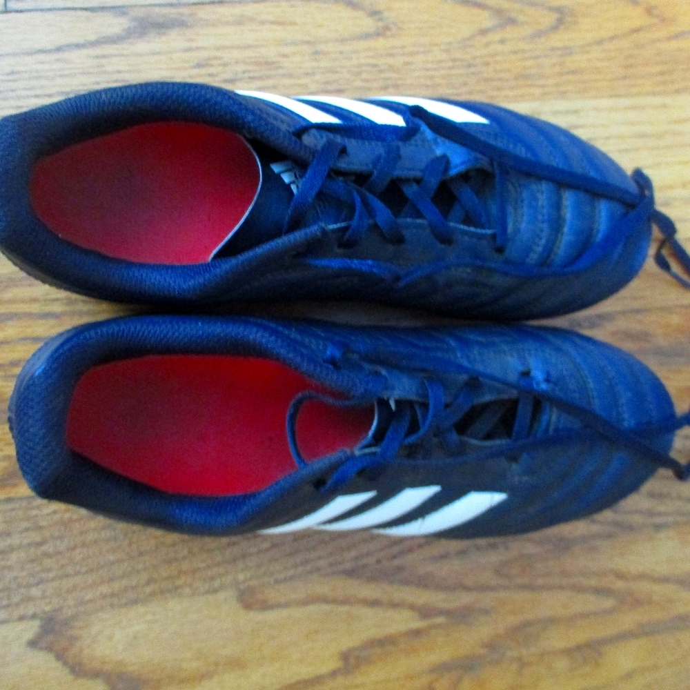 Soccer cleats